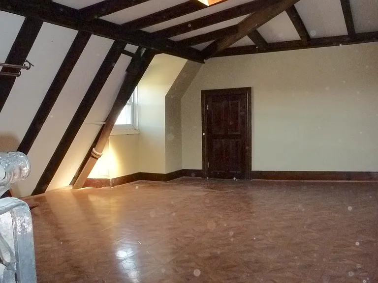 4709 Chester Ave — Photo 14