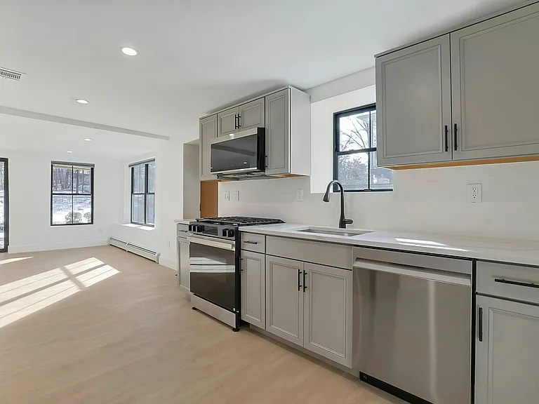 229 Piermont Ave — Photo 18