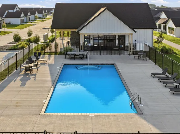 18100 Iltis Ln, Clive, IA 50325