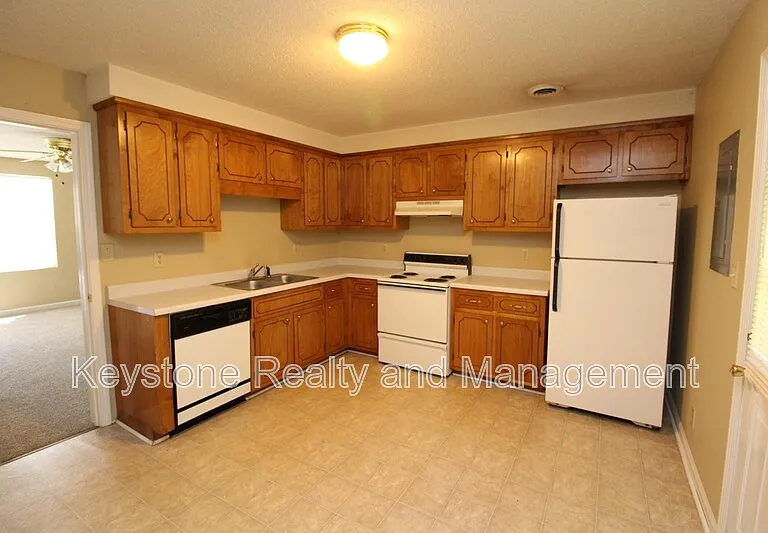 3272 Tower Dr #C — Photo 3