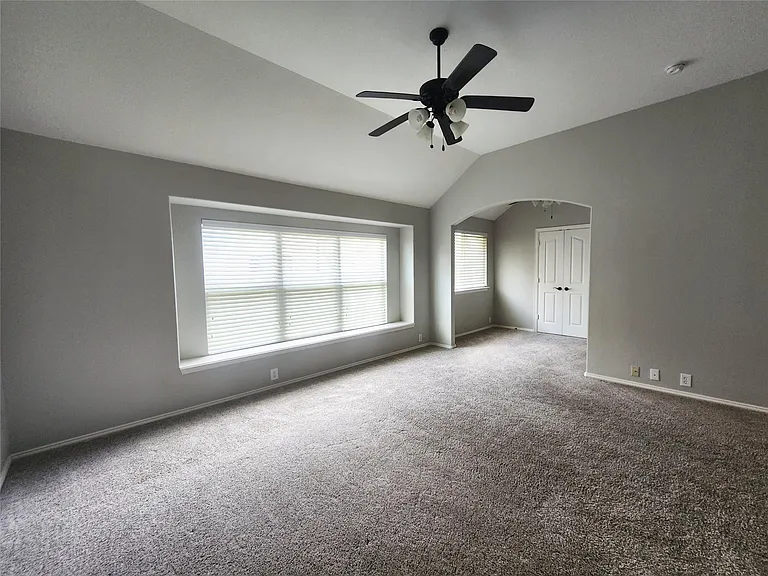 2200 Shannon Dr — Photo 5