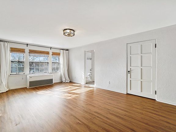 3rd image of 1211 Far Hills Ave