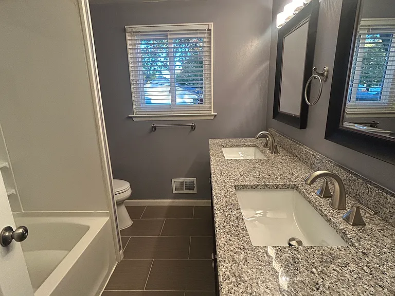 1210 Kenilworth Pl — Photo 14