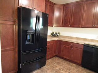 220 Sheppard Ln, Santa Paula, CA 93060