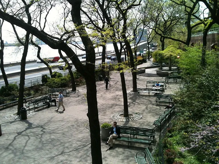 246 E 51st St #10 — Photo 3