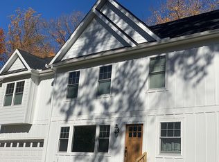 817 Plum St SW, Vienna, VA 22180