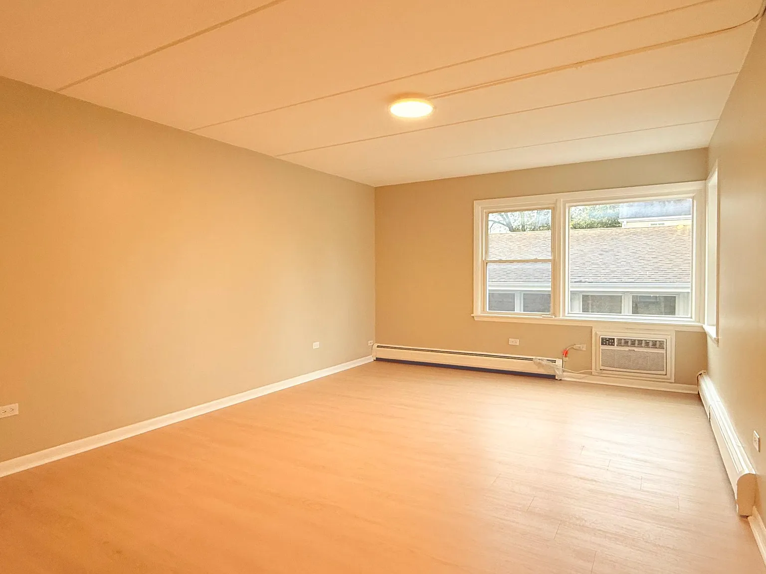 2 bed, 900 sqft, $1,849 — Photo 3