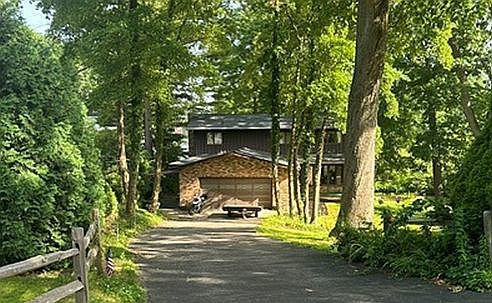 4th image of 122 Lake Front Dr