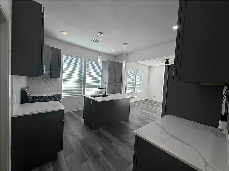2404 Burkett St — Photo 12