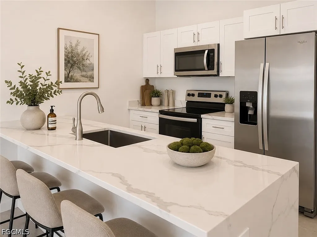 3 bed, 2.0 bath, 1329 sqft, $1,900 — Photo 3