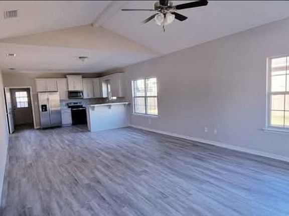 4th image of 6101 Albray Dr