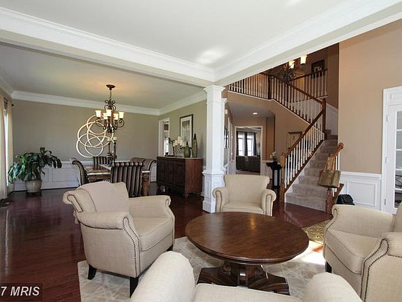 Living Room/ Dining Room