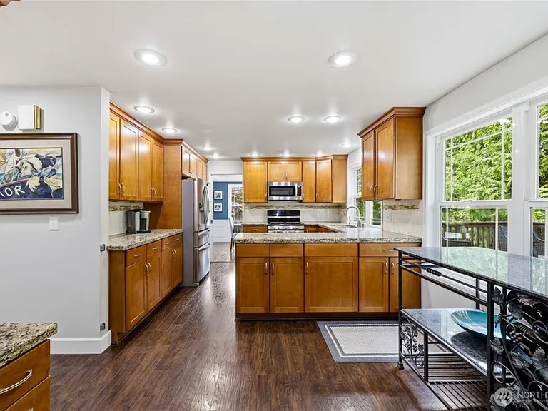 4881 NW Chad Ct — Photo 5