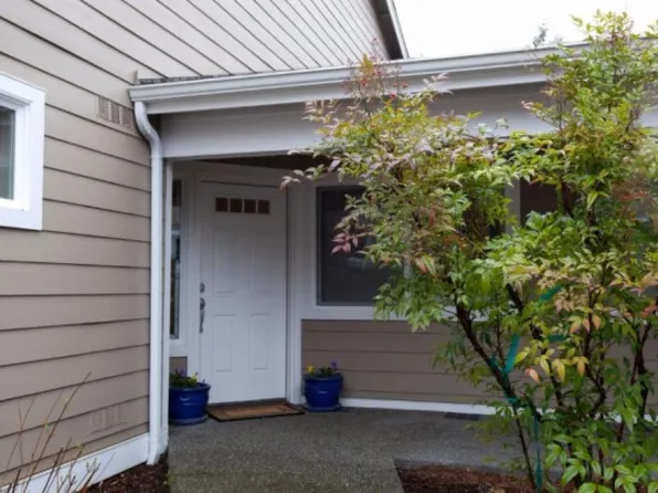 211 E Sterling Dr Building B3-3, Allyn, WA 98524