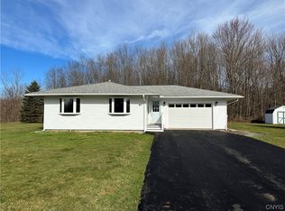 52 Ridgeway Sites Ave, Oswego, NY 13126