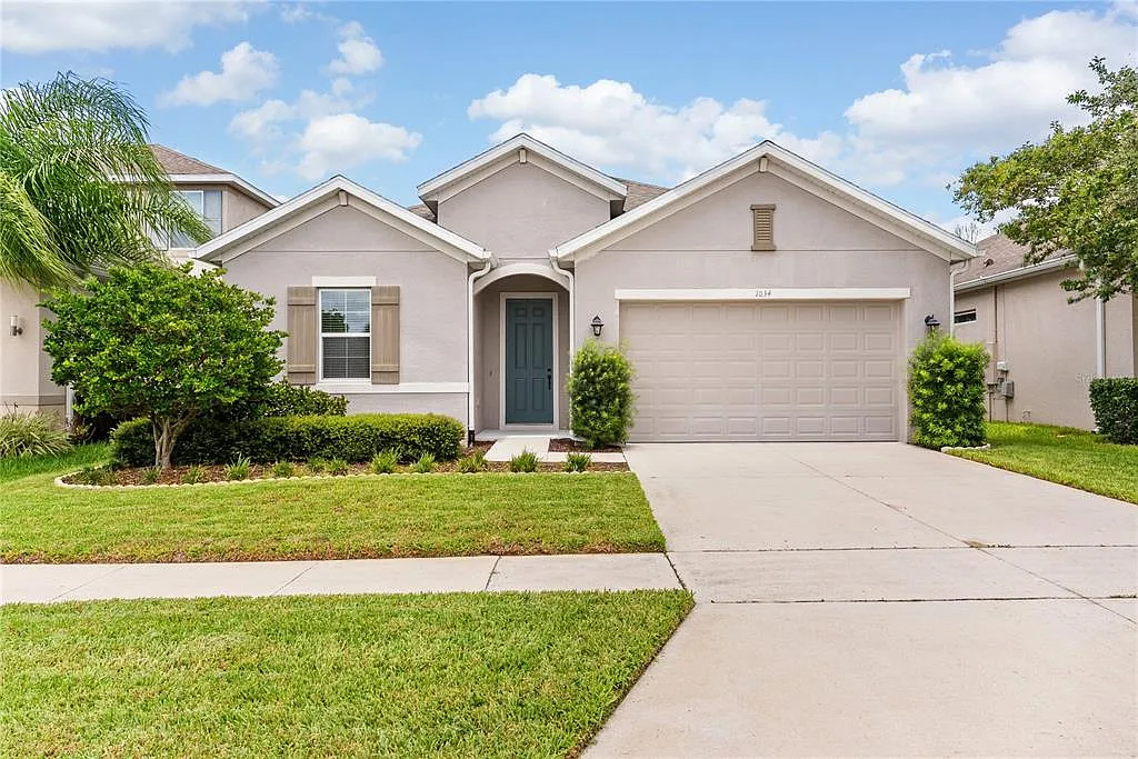 4 bed, 3.0 bath, 2097 sqft, $2,850 — Photo 1