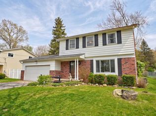 2281 Crane Rd, Fenton, MI 48430