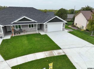 1055 Jasmine Ave, Crete, NE 68333