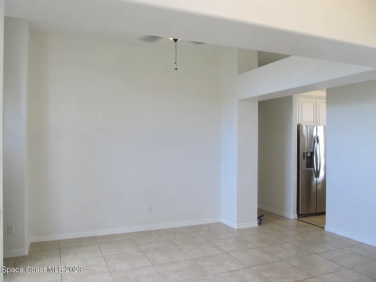 986 Fostoria Dr — Photo 6