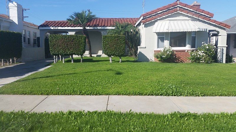 1st image of 833 W 109th Pl