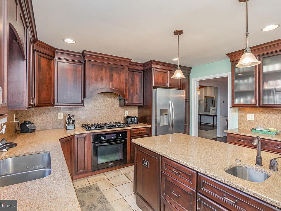 1st image of 628 Ponderosa Dr