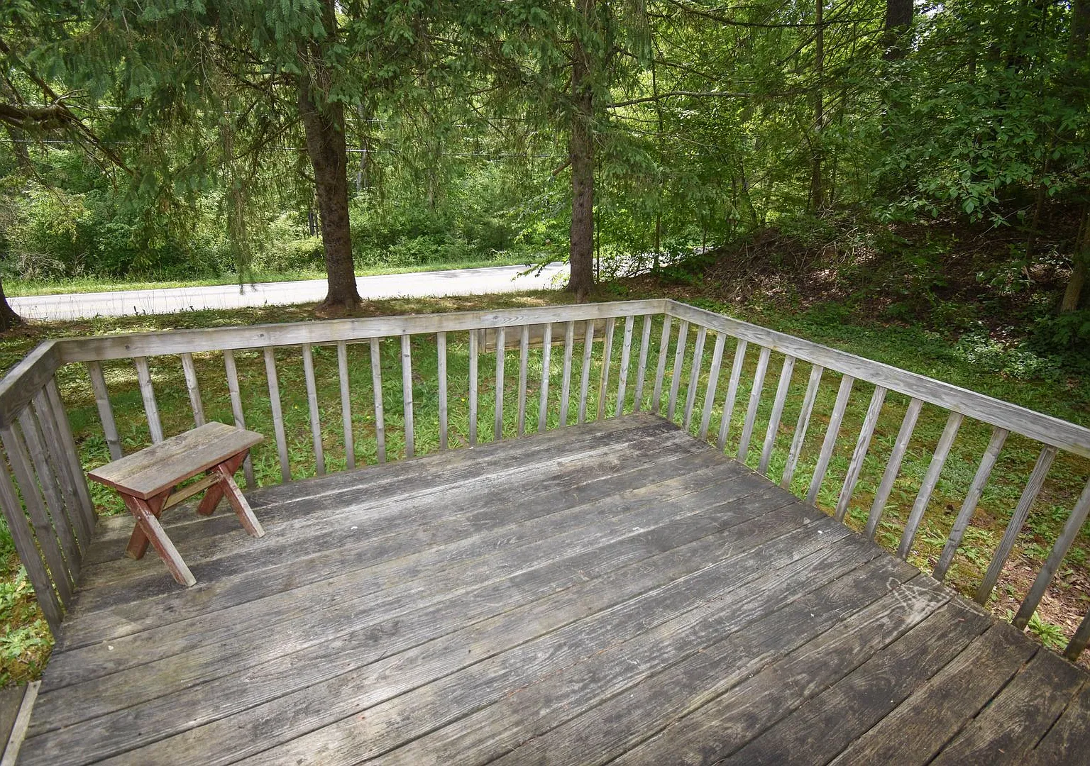 Two Bedroom Home with Driveway & more! — Photo 4