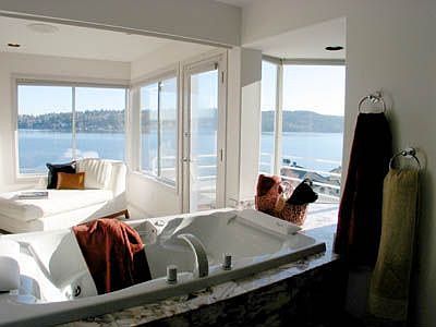 2 peson jacuzzi oriented to full view