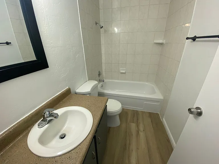 2517 S Lakecrest Dr — Photo 10