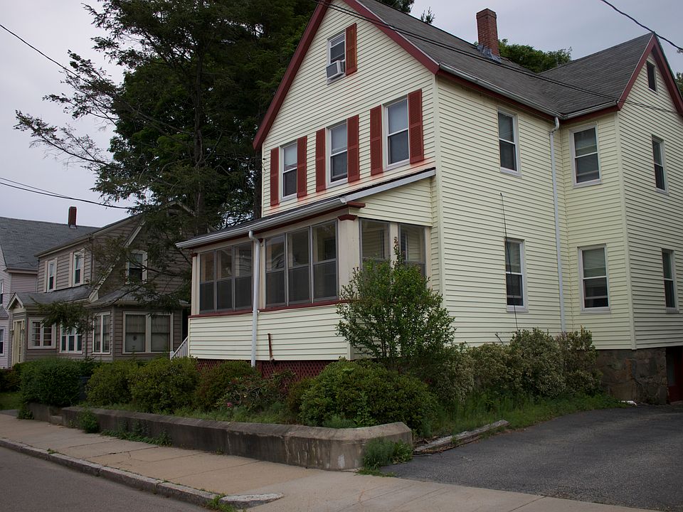 2nd image of 112 Roslindale Ave
