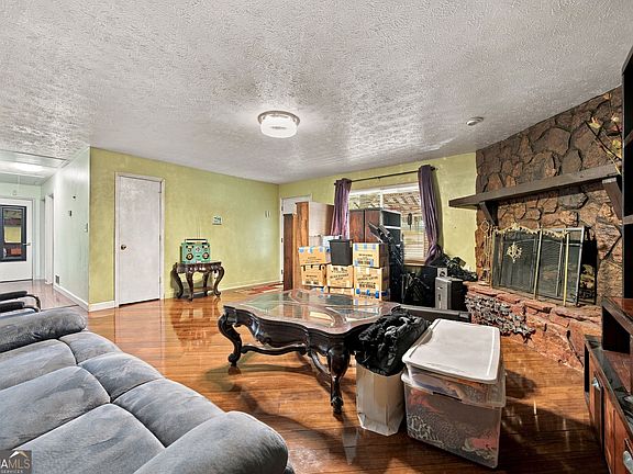 3rd image of 119 Wildwood Rd