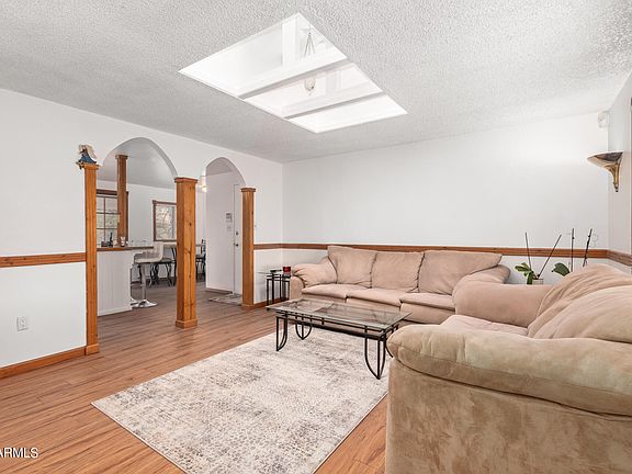 3rd image of 4102 E LUDLOW Drive
