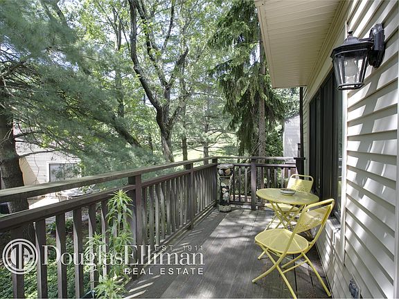 5th image of 248 Oriole Ct