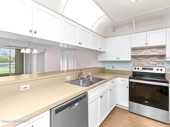 3rd image of 1410 Huntington Ln APT 1106