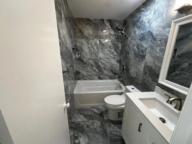 2173 Discovery Cir W — Photo 18