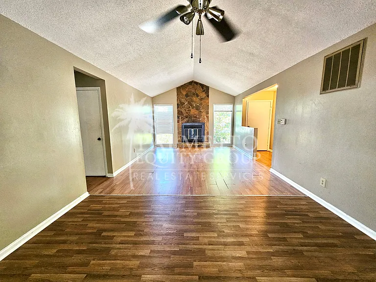2503 Harley Dr — Photo 3