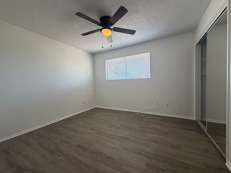 901 E Claremont St #4 — Photo 12
