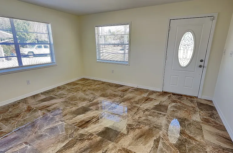 465 Oak Dr — Photo 9