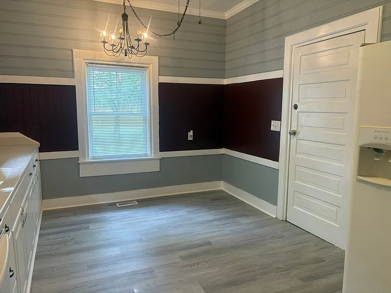 211 E Edinborough Ave — Photo 15