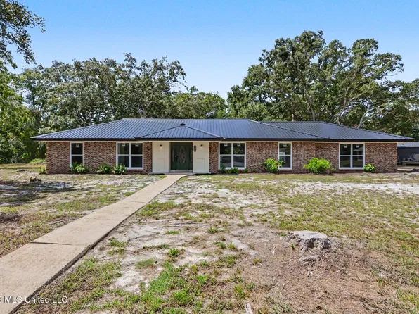 211 Turnberry Ct, Ocean Springs, MS 39564