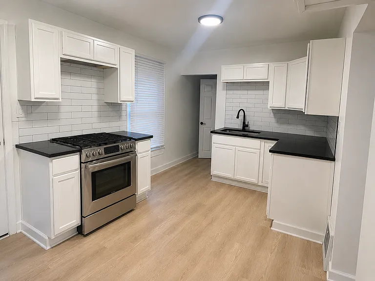 4112 Park Ave — Photo 2