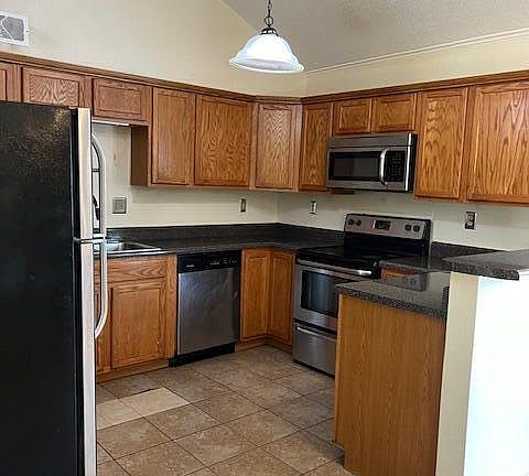 2nd image of 7590 Amhurst Dr