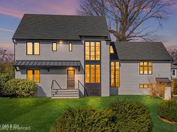 31 Thornhill Rd, Riverside, CT 06878