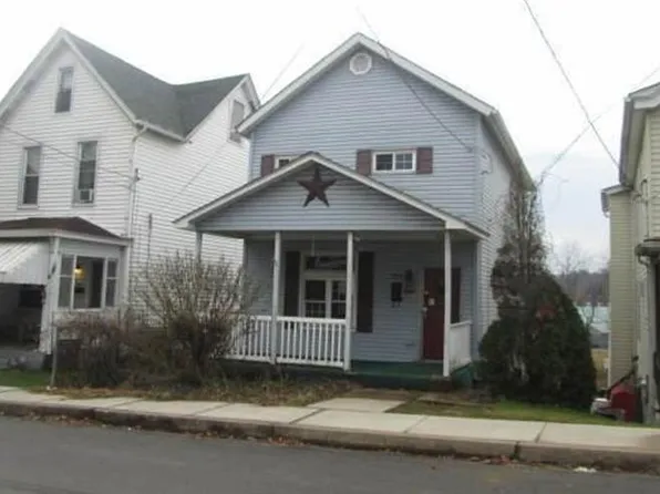 926 1/2 Gaskill Ave, Jeannette, PA 15644