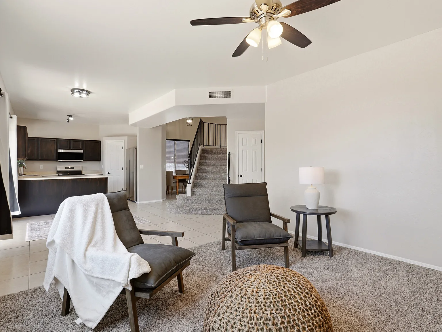 5 bed, 2240 sqft, $2,500 — Photo 4