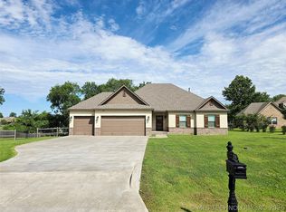 21796 Summit Trl, Claremore, OK 74019