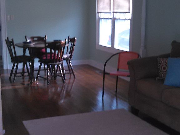 2nd image of 800 Radford Pl