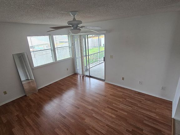 5th image of 310 Phlox Dr #310