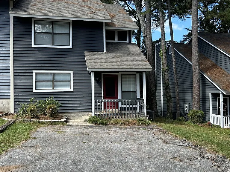 Lake Shore Dr — Photo 1