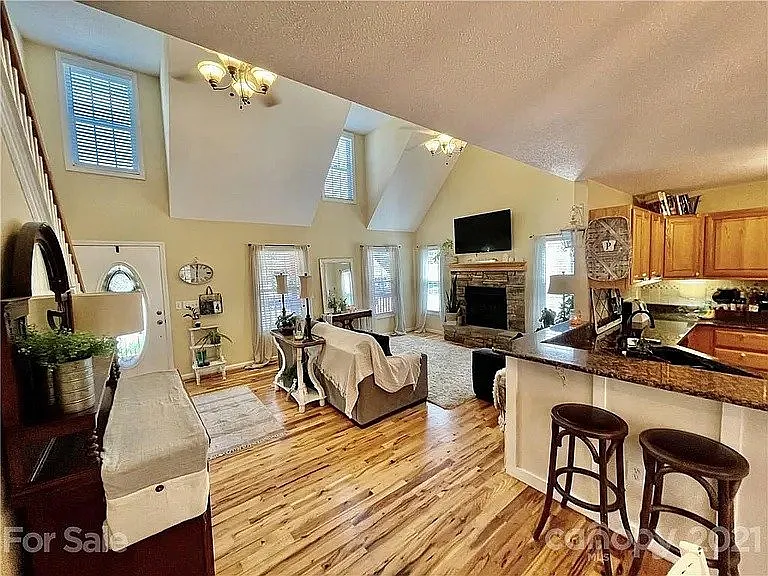 17 Grove Garden Ave — Photo 9