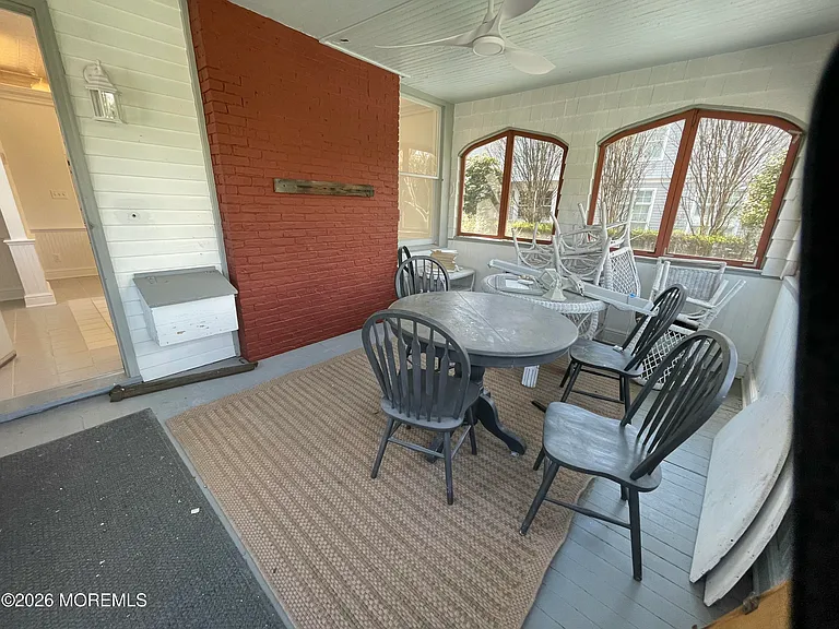 211 Cedar Ave — Photo 18